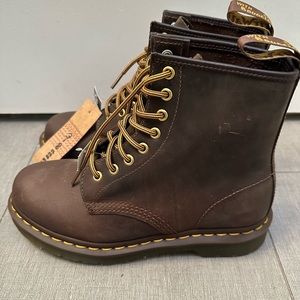 DR. MARTENS WOMEN'S 1460 SOUTHWESTERN CRAZY HORSE LACE-UP BOOTS